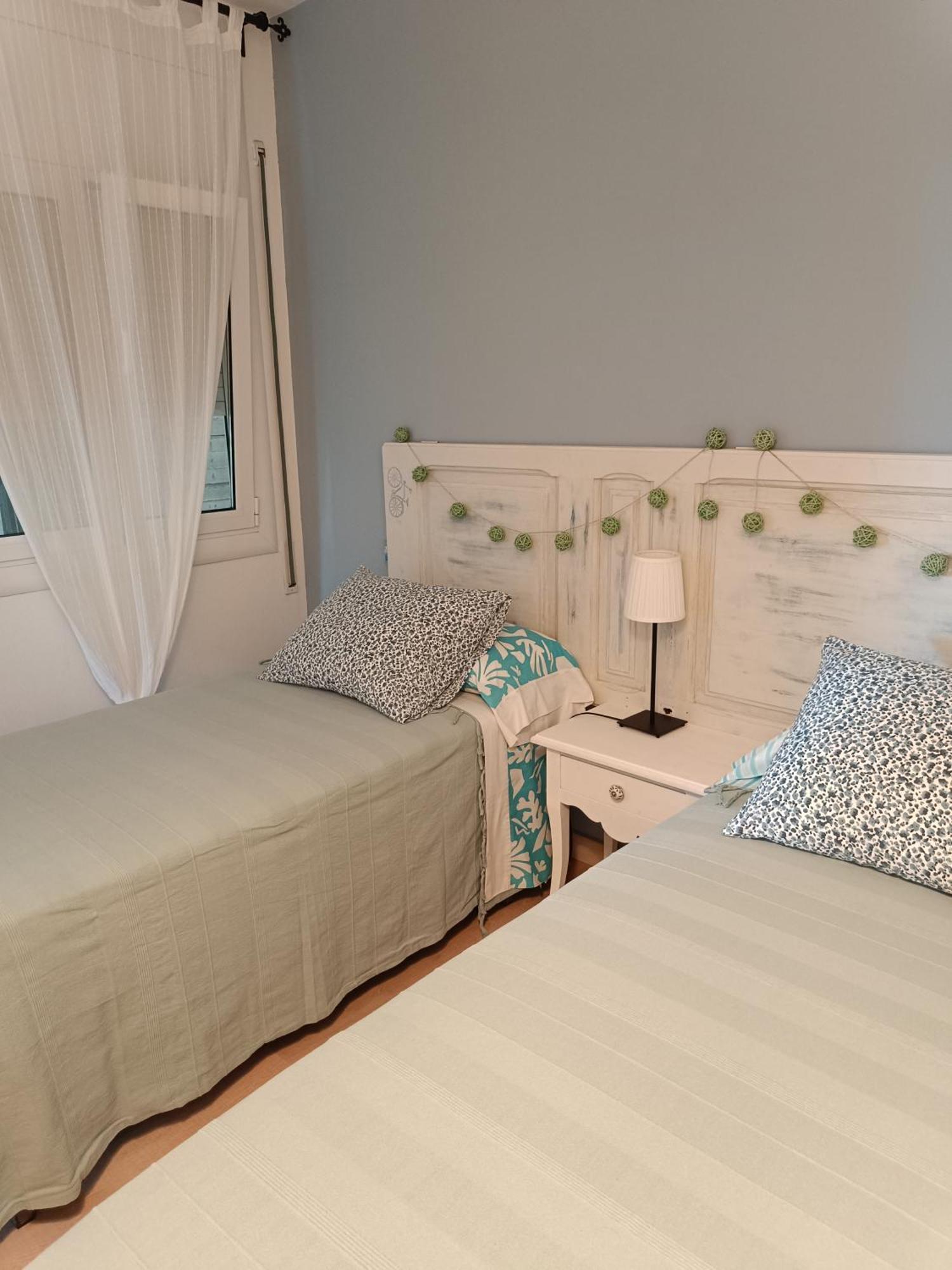 Fonoll Mari - Roses Far Apartment Ngoại thất bức ảnh